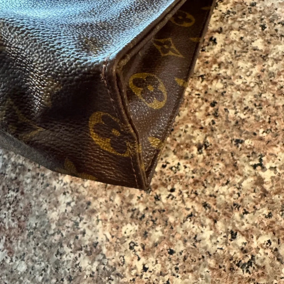 - Vintage LOUIS VUITTON Monogram Pouche Toilette 26 Clutch Bag converted - Picture 6 of 17
